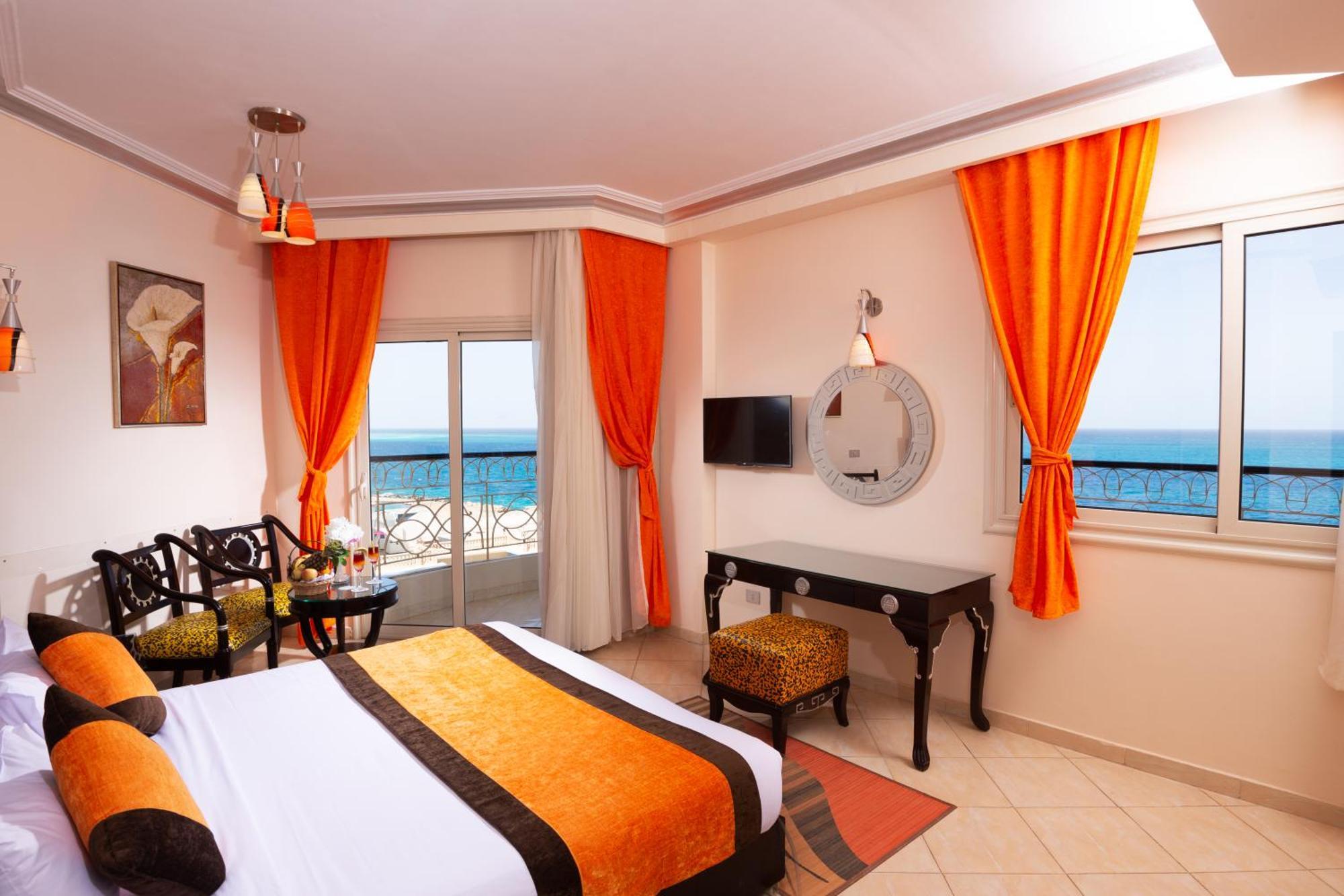 Sphinx Aqua Park Complex 4*